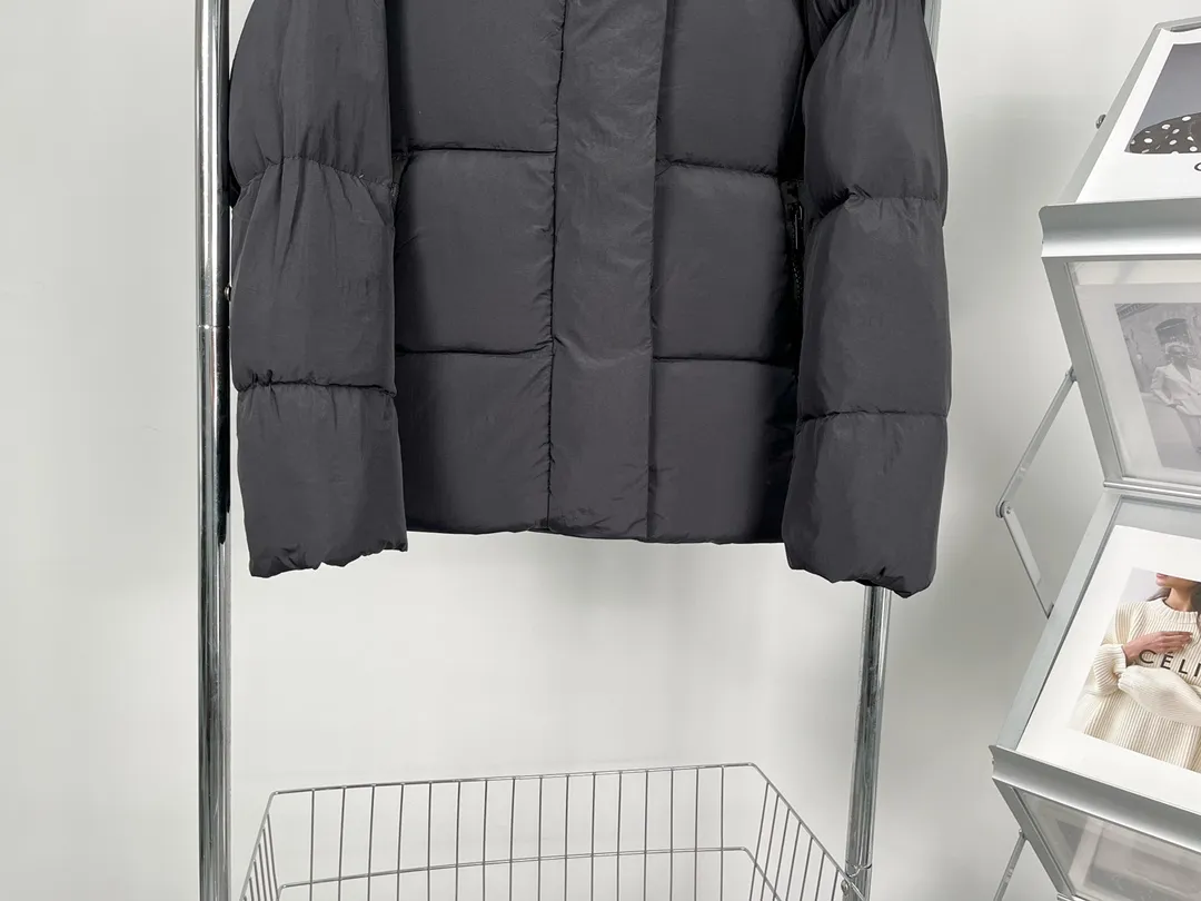 P780 𝐂𝐚𝐧𝐚𝐝𝐚 𝐠𝐨𝐨𝐬𝐞丨Canada Goose Ouyang Nana same style short down jacket Size: S-XXL